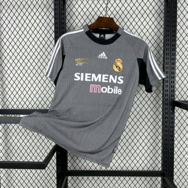 Real Madrid 2002-03 Goalkeeper Retro Jersey