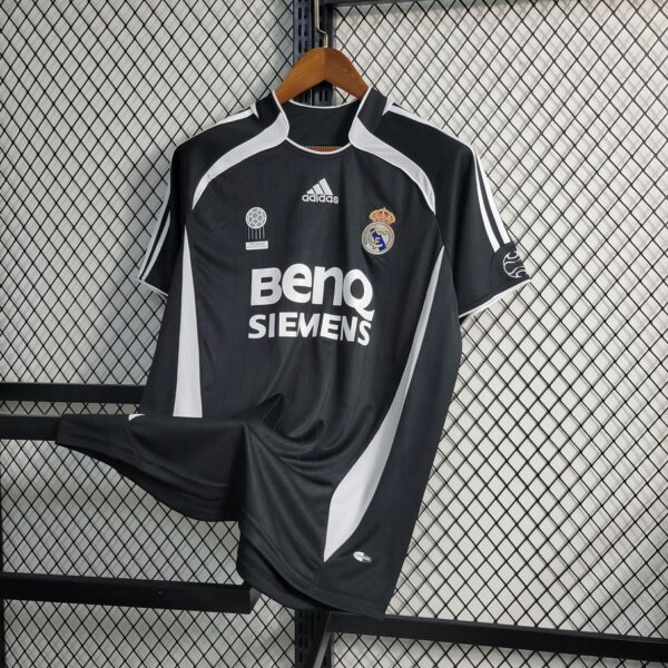 Real Madrid 2006-07 Second Away Retro Jersey