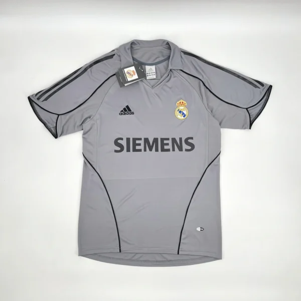 Real Madrid 2005-06 Third Retro Jersey