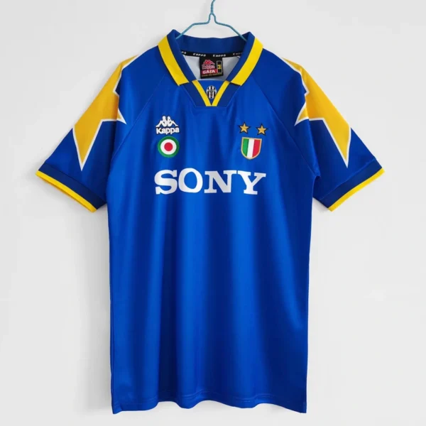 Juventus 1995-96 Away Retro Jersey