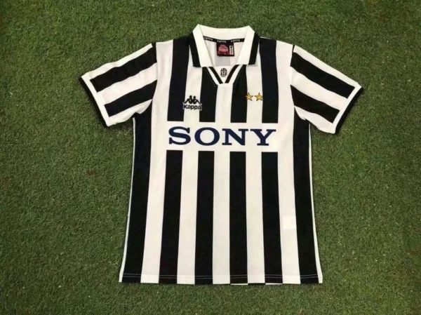 Juventus 1996-97 Home Retro Jersey