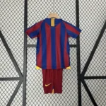 Barcelona 2005-06 Home Kids Kit - Image 4