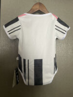 Juventus 2025-26 Home Baby Jersey - Image 2