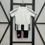 Juventus 2025-26 Home Kids Kit - Image 3