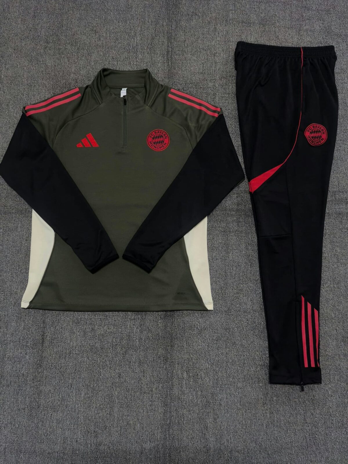 Bayern Munich 2025-26 Green Half Zip Long Sleeve Kids Training Kit - Image 2