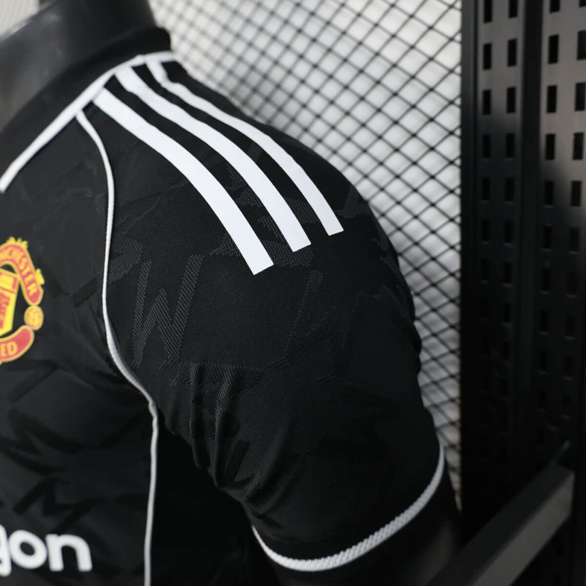 Manchester United 2025-26 Black White Trim Special Edition Jersey Player Version - Image 2