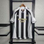 Newcastle United 2004-06 Home Retro Jersey - Image 3