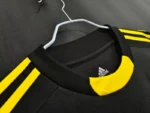Real Madrid 2011-12 Black Goalkeeper Retro Jersey - Image 3