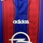 Bayern Munich 1995-97 Home Kids Kit - Image 4