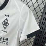 Borussia Monchengladbach 2025-26 Home Kids Kit - Image 4
