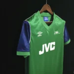 Arsenal 1982-83 Away Retro Jersey - Image 4