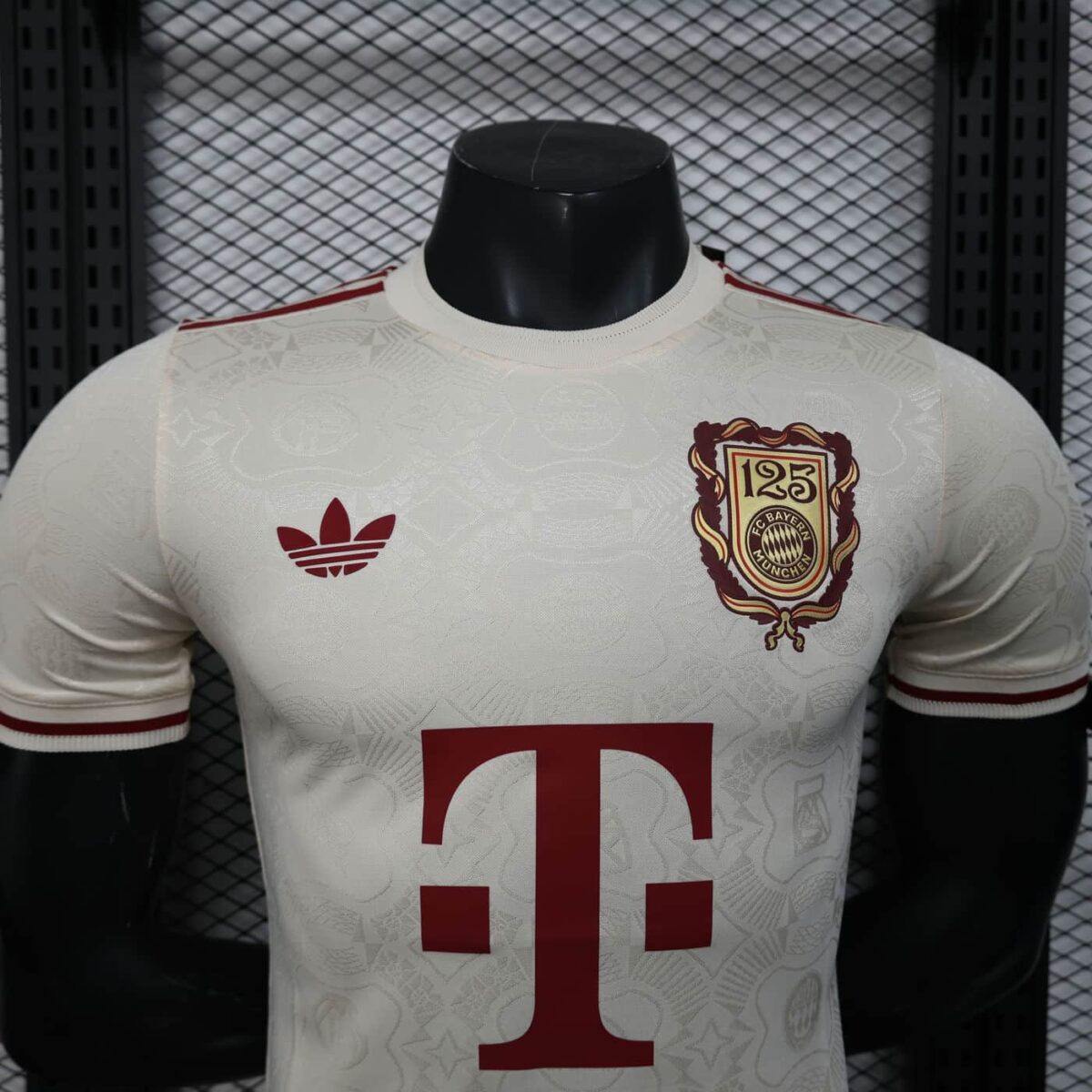 Bayern Munich 2025-26 Cream Red 125th Anniversary Special Edition Jersey Player Version - Image 4