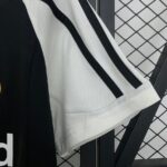 Real Madrid 2001-02 Away Retro Jersey - Image 4