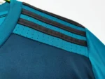 Real Madrid 2017-18 Second Away Retro Jersey - Image 5