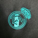 Real Madrid 2017-18 Away Retro Long Sleeve Jersey - Image 5