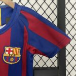 Barcelona 2005-06 Home Kids Kit - Image 8