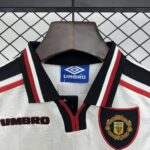 Manchester United 1997-98 Away Kids Kit - Image 6