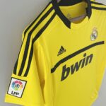 Real Madrid 2011-12 Yellow Goalkeeper Retro Jersey - Image 6