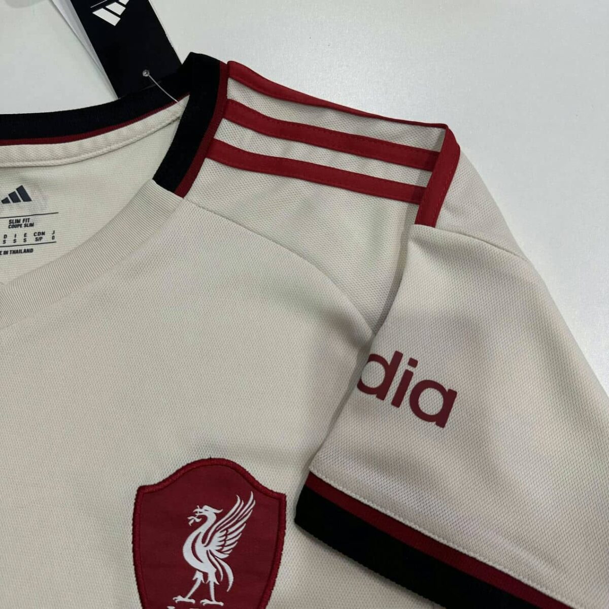 Liverpool 2025-26 Away Jersey Fan Version - Image 7