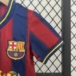 Barcelona 2009-10 Home Kids Kit - Image 9