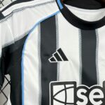 Newcastle United 2025-26 Home Kids Kit - Image 7