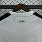 Manchester United 2010-11 Away Retro Jersey - Image 7