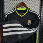 Real Madrid 2010-11 Away Retro Long Sleeve Jersey - Image 7