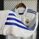 Real Madrid 2010-11 Home Retro Long Sleeve Jersey - Image 7