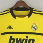 Real Madrid 2011-12 Yellow Goalkeeper Retro Jersey - Image 7
