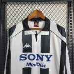 Juventus 1997-98 Home Retro Long Sleeve Jersey - Image 7