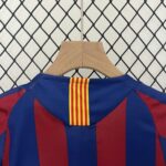 Barcelona 2005-06 Home Kids Kit - Image 10