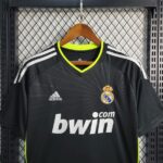 Real Madrid 2010-11 Away Retro Jersey - Image 8