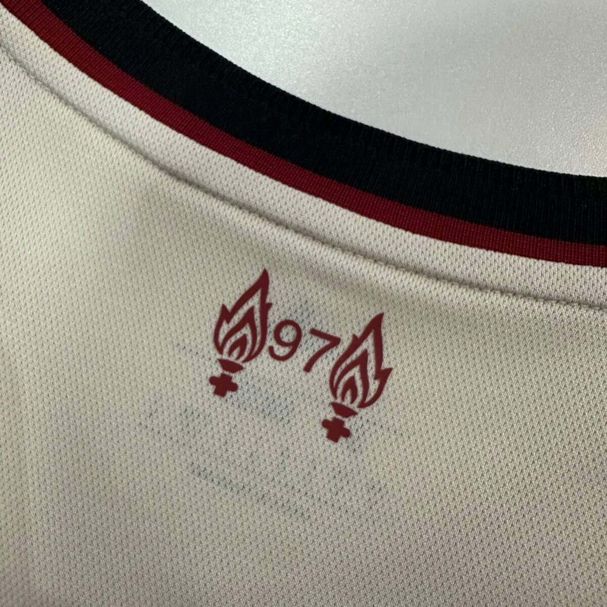 Liverpool 2025-26 Away Jersey Fan Version - Image 8