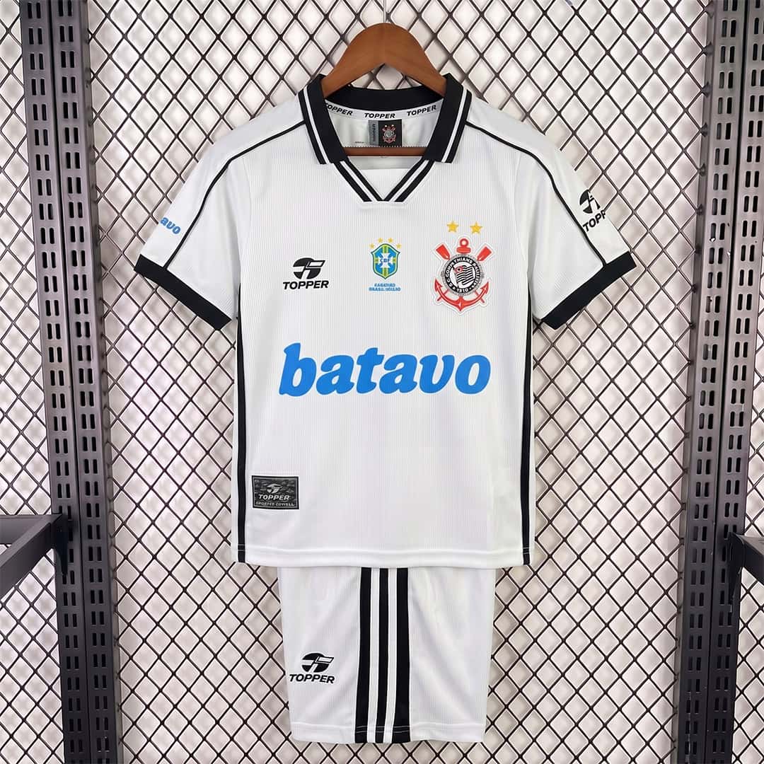 01-6999.jpg Corinthians 1999-00 Home Retro Kids Kit - Image 1