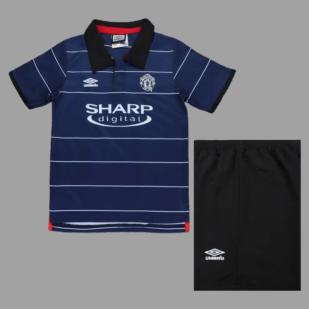 01-7167.jpg Manchester United 1999-00 Away Retro Kids Kit - Image 1