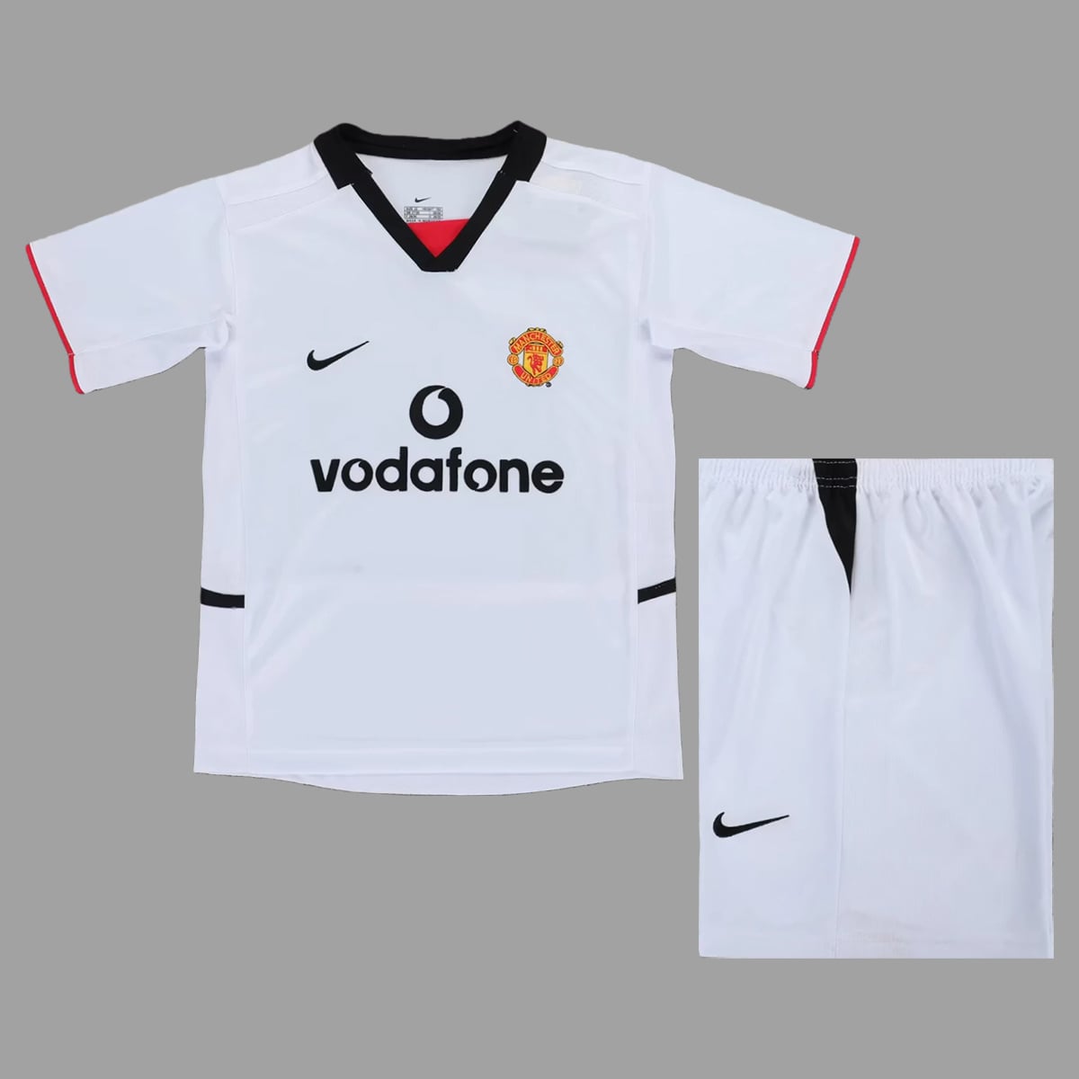 01-7170.jpg Manchester United 2002-03 Away Retro Kids Kit - Image 1