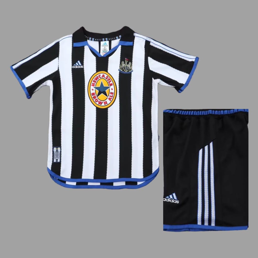01-7192.jpg Newcastle United 1999-00 Home Retro Kids Kit - Image 1