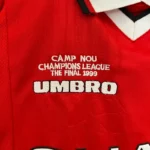 Manchester United 1999-00 Home Retro Kids Kit - Image 2