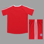 Bayern Munich 2001-02 Home UEFA Super Cup Retro Kids Kit - Image 2
