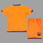 Barcelona 2006-07 Away Retro Kids Kit - Image 2