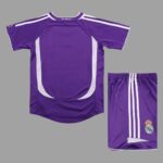 Real Madrid 2006-07 Second Away Retro Kids Kit - Image 2