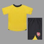 Arsenal 2005-06 Away Retro Kids Kit - Image 2
