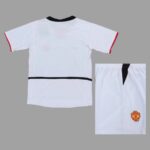 Manchester United 2002-03 Away Retro Kids Kit - Image 2