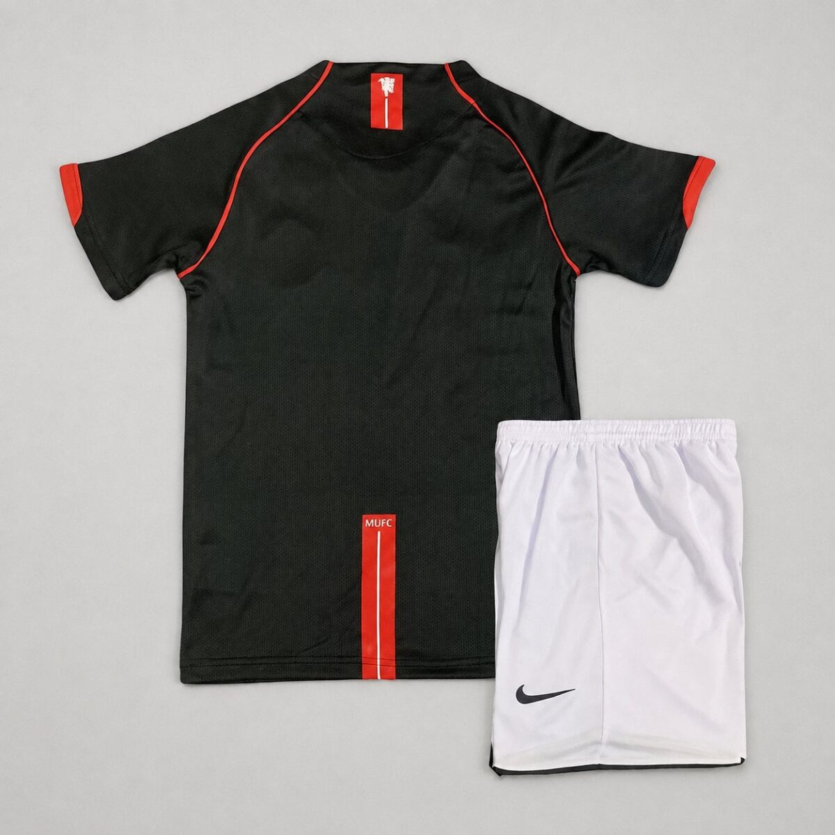 Manchester United 2007-08 Away Retro Kids Kit - Image 2