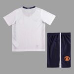 Manchester United 2008-09 Away Retro Kids Kit - Image 2