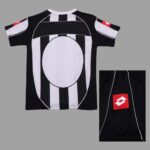 Juventus 2002-03 Home Retro Kids Kit - Image 2