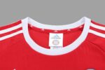 Bayern Munich 2001-02 Home UEFA Super Cup Retro Kids Kit - Image 3
