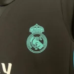 Real Madrid 2017-18 Away Retro Kids Kit - Image 3