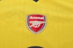 Arsenal 2005-06 Away Retro Kids Kit - Image 4