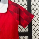 Manchester United 1996-97 Home Retro Kids Kit - Image 4